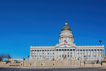 Obraz premium Sunny view of the Utah State Capitol