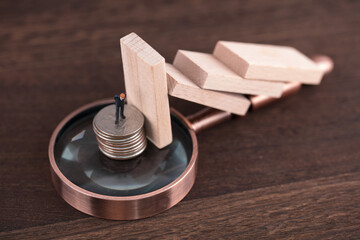 Miniaturized creative financial risks in the market