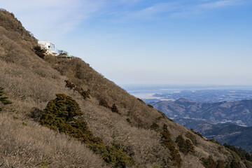 筑波山　コマ展望台からみる女体山山頂駅の風景