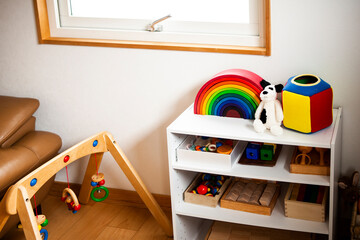 子供の遊び用具が収納されている部屋