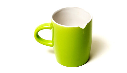 Broken mug with its crack.
