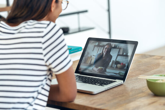 Pantyhouse Bilder Durchsuchen 1,956 Archivfotos, und