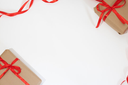 self-packaging of gifts made of natural materials for christmas flatlay