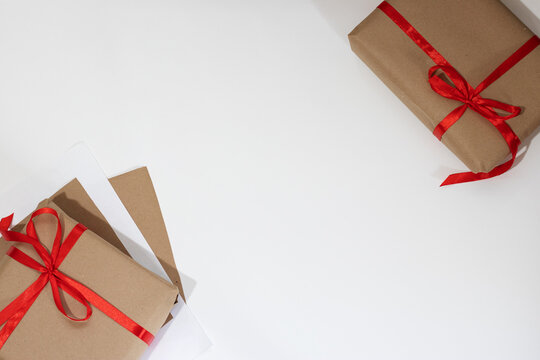 self-packaging of gifts made of natural materials for christmas flatlay