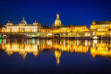 Fototapeta na wymiar Cityscape of Dresden at Elbe River at night, Germany