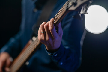 Bass・演奏・男性 © naka