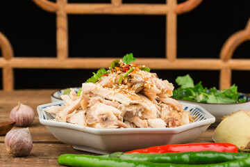 A Chinese dish: shredded chicken