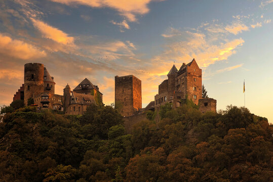 Sch&ouml;nburg in Oberwesel am Abend