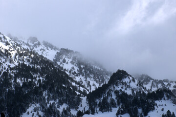 Obraz premium Montañas nevadas en la Val d'Aran