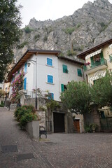 Fototapeta na wymiar Impressionen aus dem Badeort Limone sul Garda in Italien
