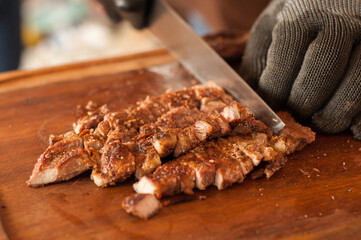 Churrasco brasileiro, carne assada, braseiro
