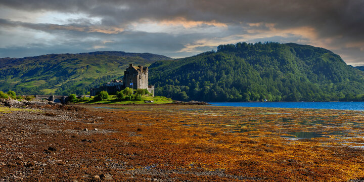 Eilean Castle am Loch Duich in Schottland