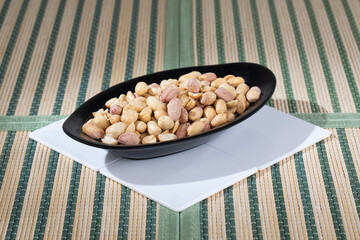 Crunchy Roasted Ching or Chickpeas