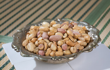 Crunchy Roasted Ching or Chickpeas