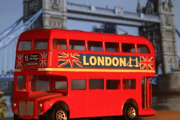 Photo sur Plexiglas Bus rouge de Londres Classic English red double-decker toy bus