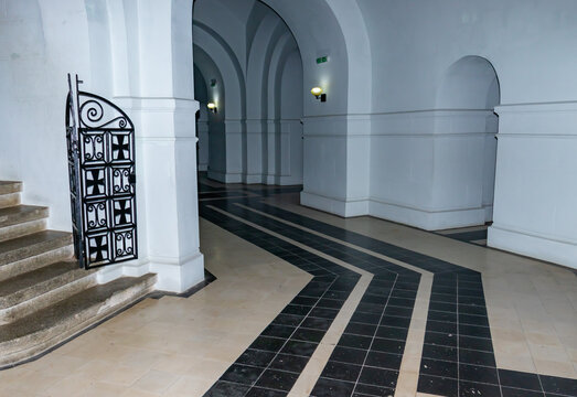Photo from inside the mausoleum from Marasesti where the empty halls of the building can be seen