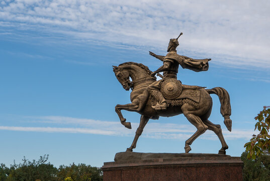 Uzbekistan, Tashkent, bronze Statue of Amir Timur (Tamerlan)
