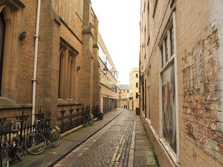 オックスフォードの細い通路