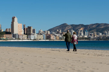 Pareja de la tercera edad en Benidorm