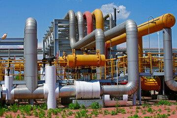 Oil pipes and valves