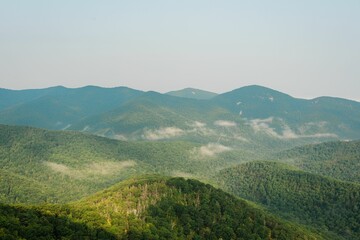 Fototapeta na wymiar View of the Blue Ridge Mountains from Skyline Drive in Shenandoah National Park, Virginia