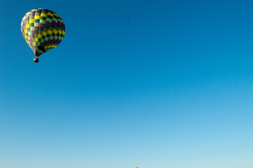 Globo aerostático de colores