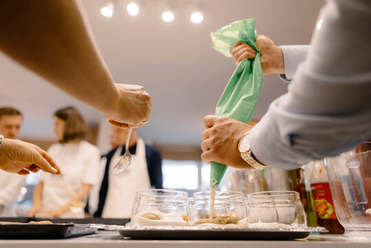 process of cooking tiramisu 