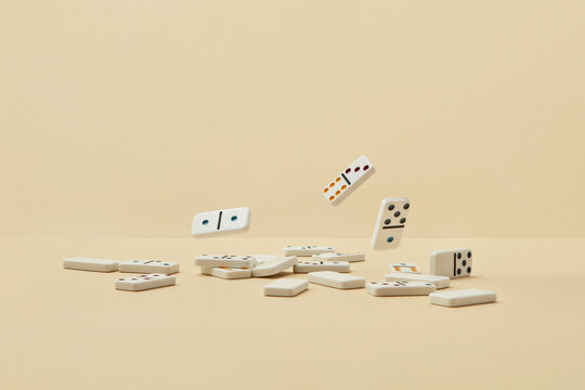 Falling dominoes