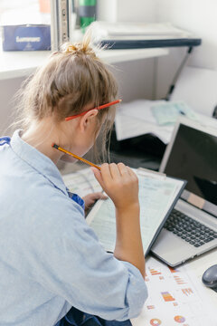 Small Business owner keeps accounting
