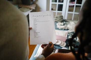 Packing bag for birth at a hospital