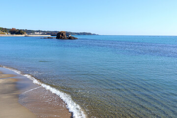 日本の東日本の太平洋にある海水浴場。日本宮城県南三陸町のサンオーレそではま。