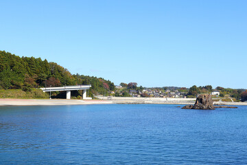 日本の東日本の太平洋にある海水浴場。日本宮城県南三陸町のサンオーレそではま。