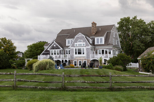 Lawn with view of Luxury Residence 