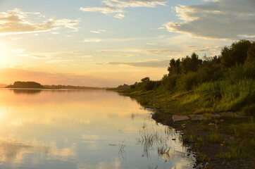 Obraz na płótnie Canvas Evening on the Irtysh River