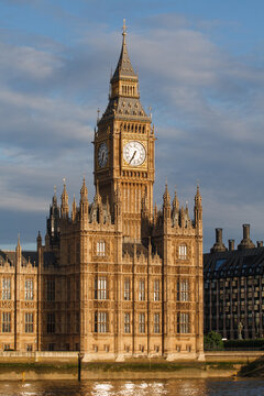 London's Big Ben in morning light. 