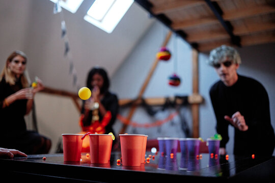 Beer pong game 