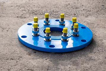 Flange for connecting large-diameter water pipes.