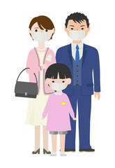 マスクを着けたスーツ姿の両親とスモックを着た男児
