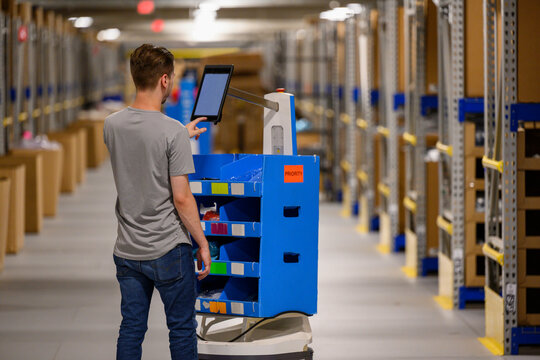 Warehouse Facility in E-Commerce Facility
