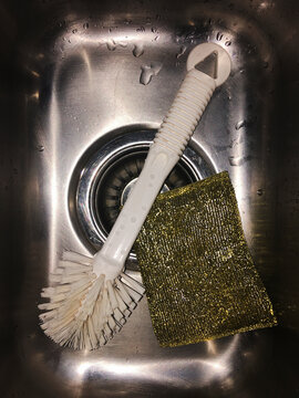 Sink scourer brush