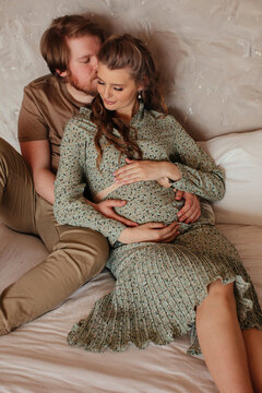 Dreamy pregnant couple