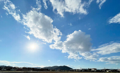 空と雲と山並み