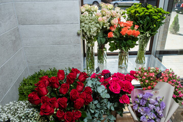Fototapeta na wymiar A wonderful gift for your girlfriend is a bouquet of flowers.