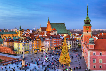 Poland, Masovian Voivodeship, Warsaw, Christmas evening at Castle Square