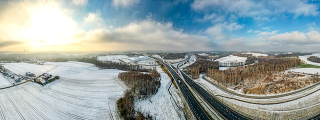 Autostrada A1 - węzeł komunikacyjny Mszana, koło Jastrzębia Zdróju na Śląsku w Polsce, zimą z lotu ptaka 