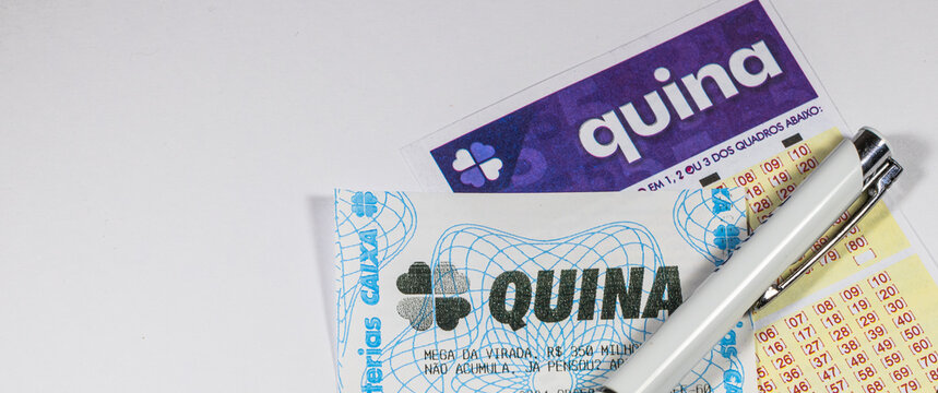 Santa Catarina, Brazil. December 07, 2021. Caixa Econ&ocirc;mica Federal, Quina Lottery.