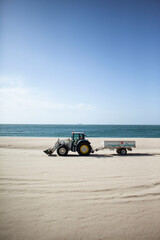 tractor en la playa