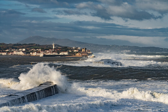 Temp&ecirc;te sur les digues de St Jean de Luz
