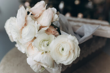 Bouquet of white flowers. Roses in bloom