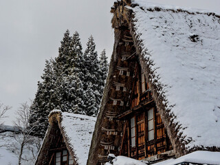 冬の越中五箇山菅沼合掌集落 © KOMAKI JUN